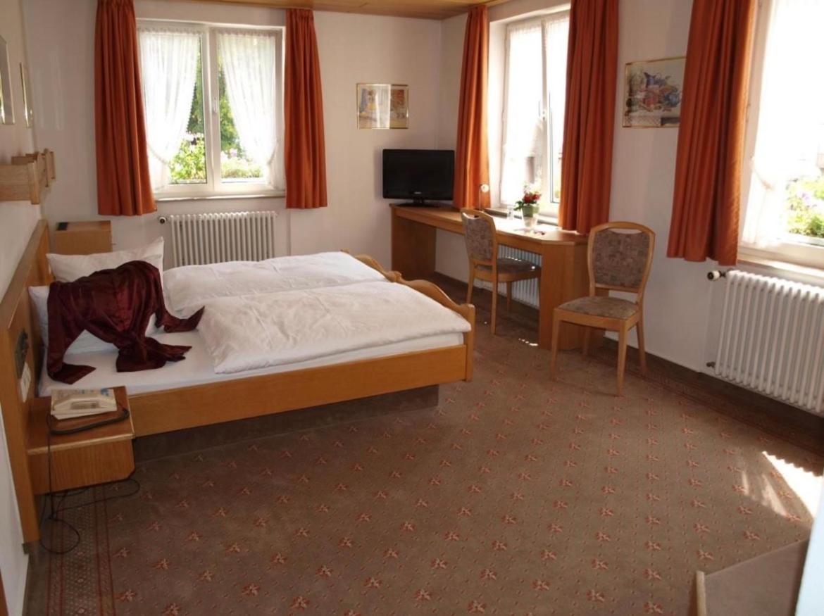Hotel Gasthof Baeren Weingarten  Bagian luar foto