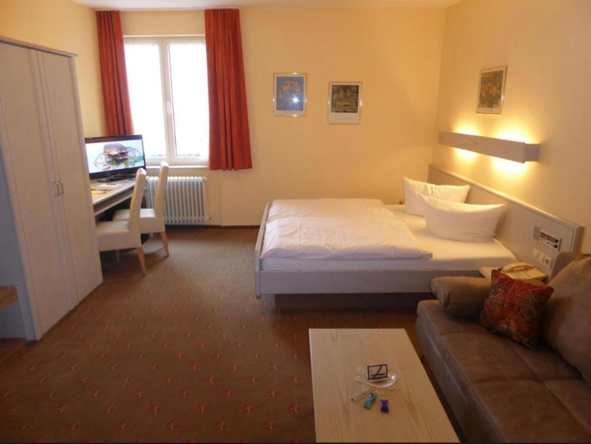Hotel Gasthof Baeren Weingarten  Bagian luar foto