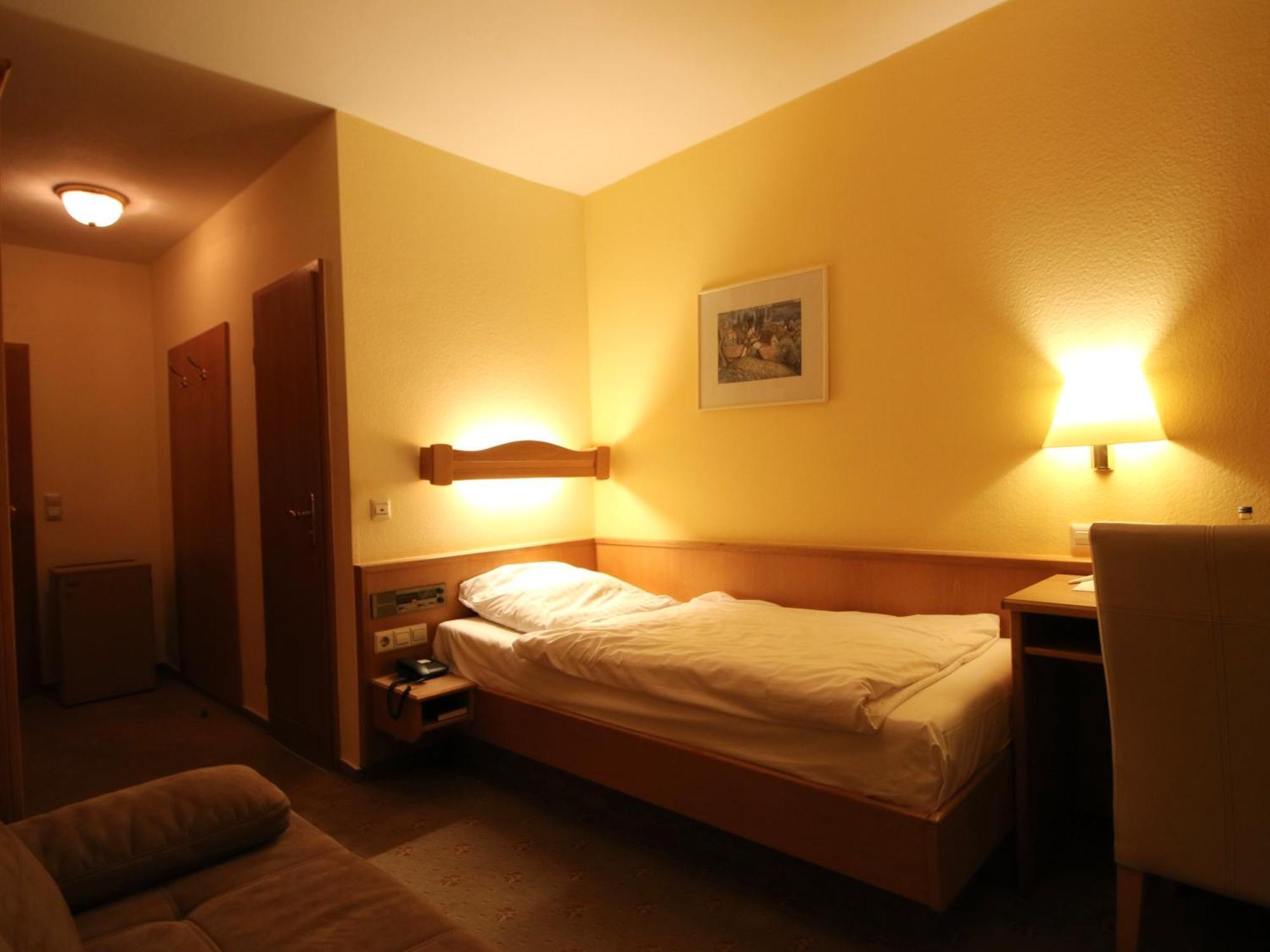 Hotel Gasthof Baeren Weingarten  Bagian luar foto